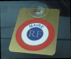 [A04844] Cocarde tricolore plexi pour voiture Maire